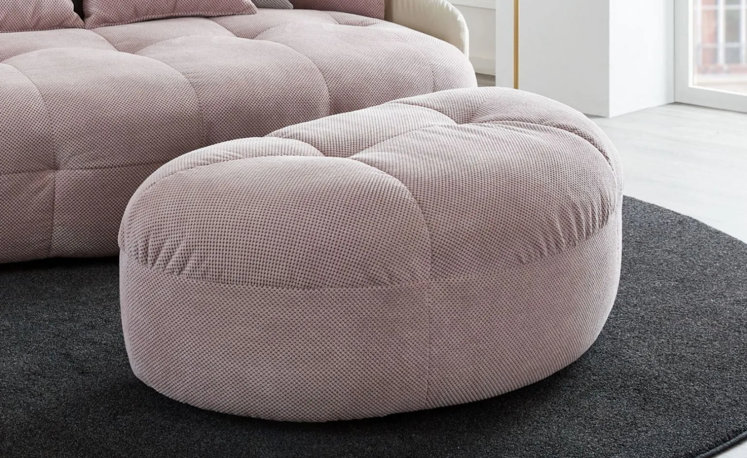 Macaron pouf in tessuto cipria